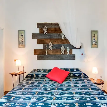 Comfy Holiday In With Garden